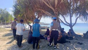 Polsek Sekotong Perketat Patroli Wisata Pantai Elak-Elak demi Keamanan Wisatawan