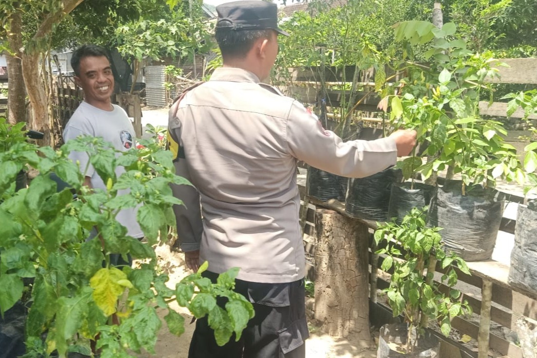 Sinergi Polri dan Masyarakat Sekotong Perkuat Ketahanan Pangan dan Kamtibmas