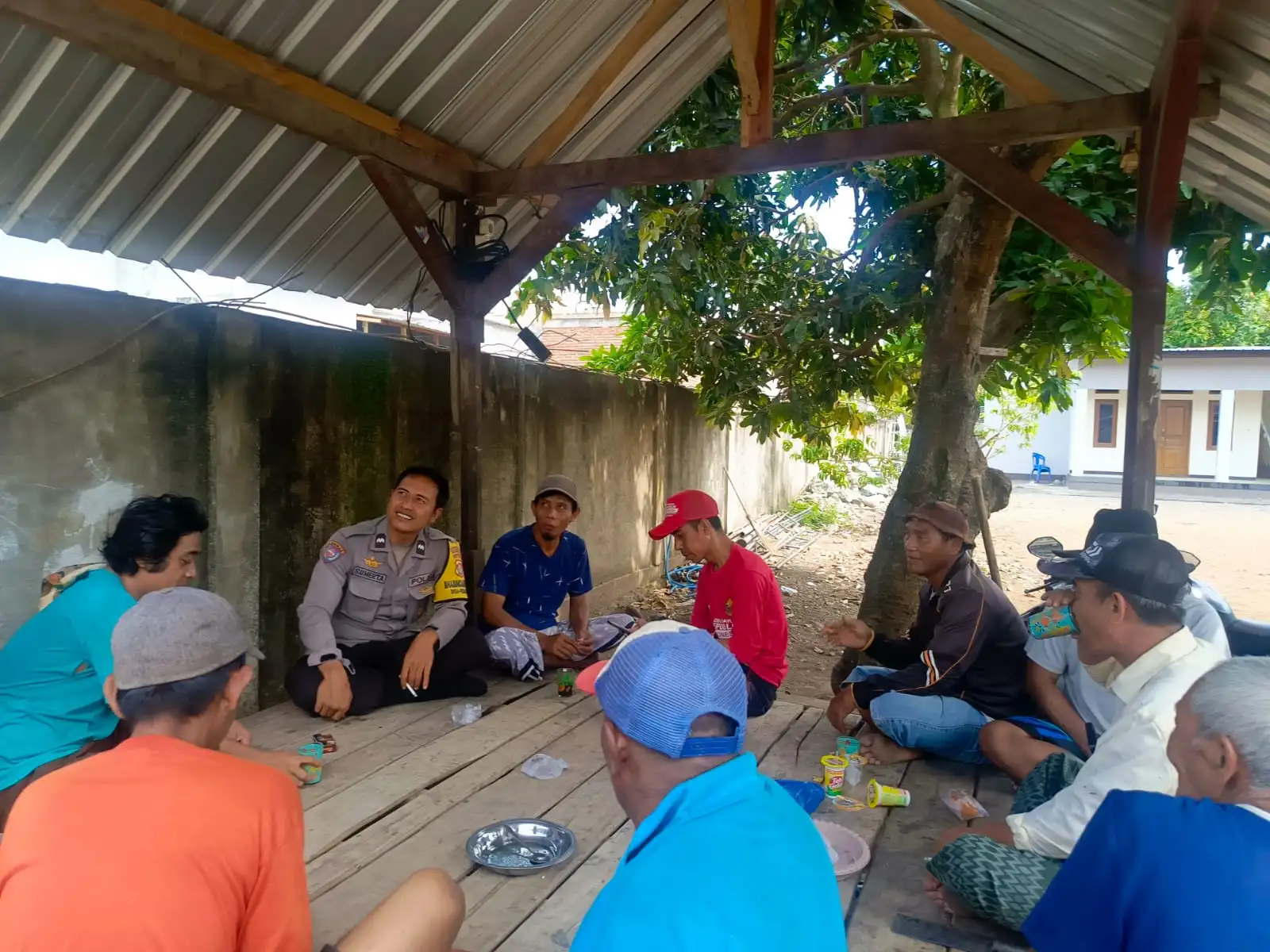 Bhabinkamtibmas Labuapi Buktikan Kehadiran Polri: Jaga Kamtibmas, Dorong Ketahanan Pangan Warga Kerepet