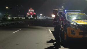 Antisipasi Kejahatan Malam, Sat Samapta Patroli ke Desa Rumak